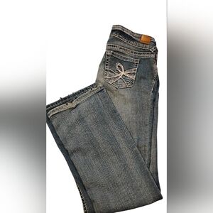 Classic Wallflower Women's Blue Denim Jeans with Embroidered Pocket